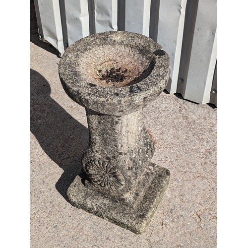 20 - Composite Stone Solid One Piece Birdbath - Weathered Patina And Attractive Design 65cm