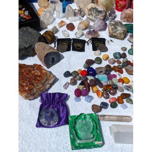 254 - Huge & Extensive Collection Of Crystals, Rocks & Minerals, Semi Precious Stones & Literature. Far To... 