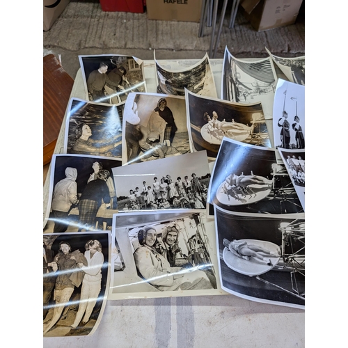 24 - # NOTE 193 IMAGES # HUGE QUANTITY APPX 100KG, PHOTOGRAPHS, COVERING A LIFESWORK FROM THE 1950S-1980S... 