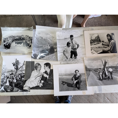 24 - # NOTE 193 IMAGES # HUGE QUANTITY APPX 100KG, PHOTOGRAPHS, COVERING A LIFESWORK FROM THE 1950S-1980S... 