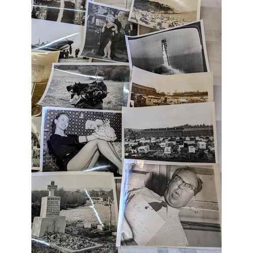 24 - # NOTE 193 IMAGES # HUGE QUANTITY APPX 100KG, PHOTOGRAPHS, COVERING A LIFESWORK FROM THE 1950S-1980S... 