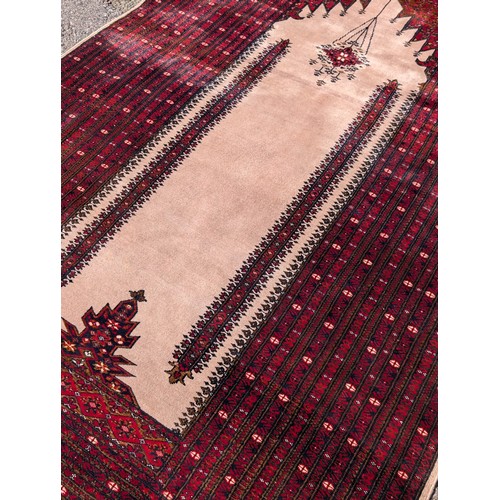 301 - Gorgeous Large Hand Knotted Pakistan Wool Carpet / Rug - Red Ground 92x50