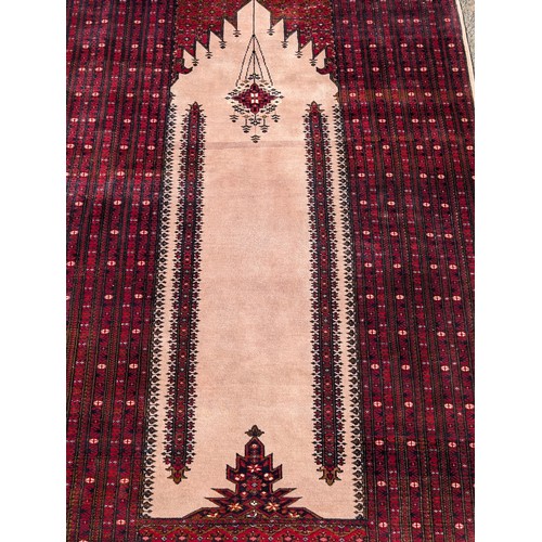 301 - Gorgeous Large Hand Knotted Pakistan Wool Carpet / Rug - Red Ground 92x50