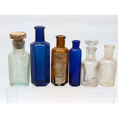 132 - Excellent Bundle (19) Vintage / Antique Glass Apothacary jars, and Advertising Bottles / Glass. To I... 