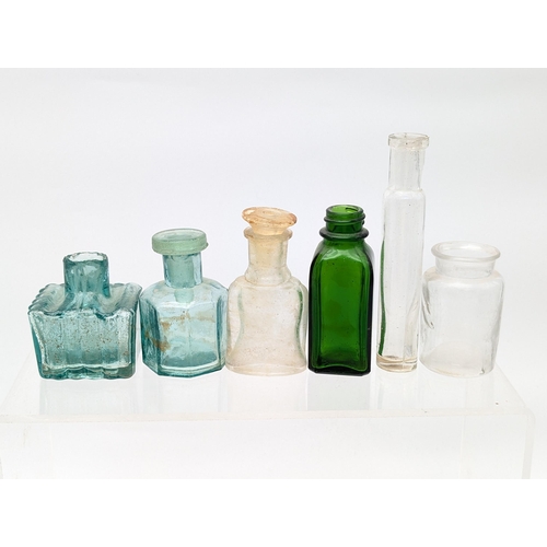 132 - Excellent Bundle (19) Vintage / Antique Glass Apothacary jars, and Advertising Bottles / Glass. To I... 