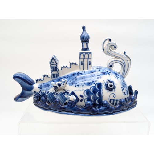 145 - Excellent Novelty Blue & White Butter Dish In The Form of A Whale 25cm Marked to Base