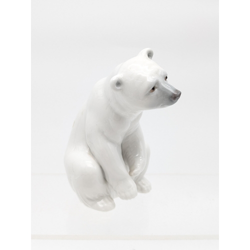 220 - Lladro White Porcelain resting Polar Bear Figure 1208 11cm Damage Free