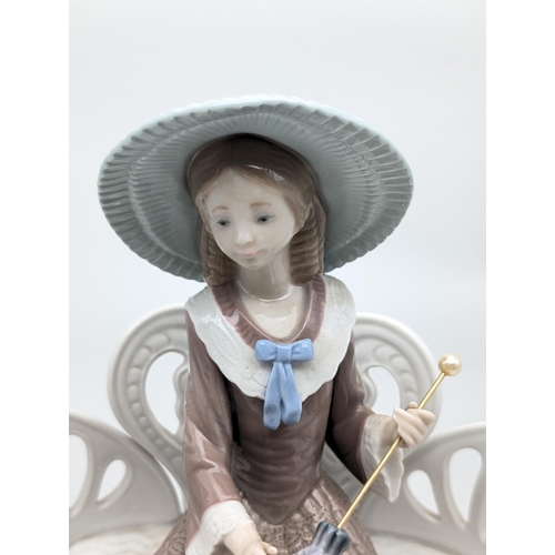 221 - Lladro 1374 Waiting in The Park - Mint Condition Large Format Lladro Figurine 20x28cm