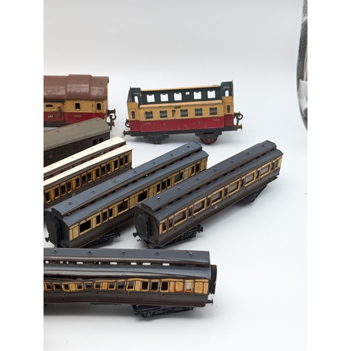 370 - Mixed Box Model Railway Interest, Hornby, Tri-Ang, Fleischmann Wagon 401/400 AF, Crescent Double Tra... 