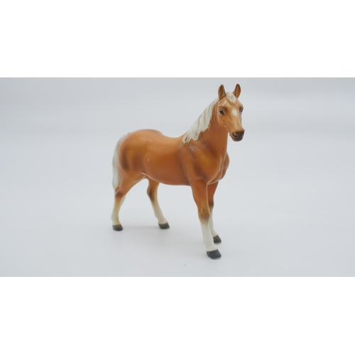 69 - Palomino Mare Ceramic Horse Figurine - Marked H2181 to Base 16x17cm