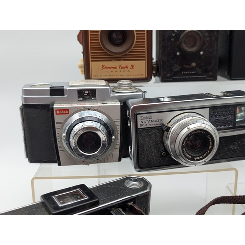 327 - Bundle Vintage Kodak Film Cameras & Instamatic Etc.