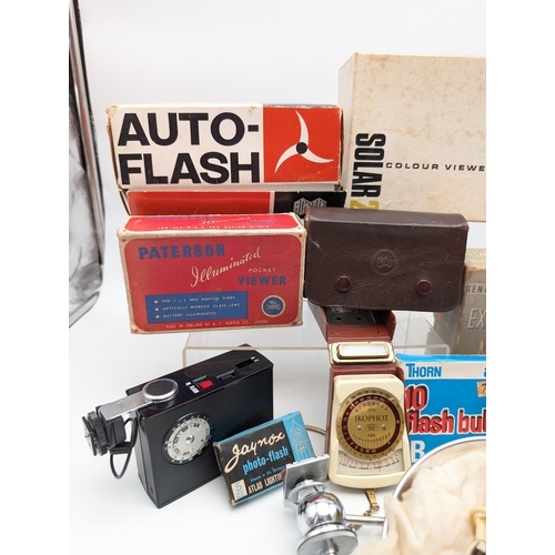 328 - Vintage Film Camera Accessories, Viewers, Flashes, Light Meters Etc