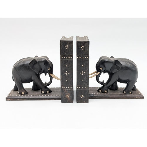 263 - Vintage Ceylon Sri Lanka Souvenir Bookends in The Form of Elephants - Nice Condition 19x17cm Each