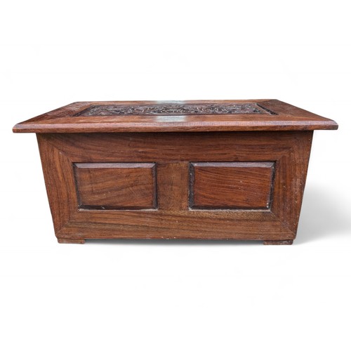 26 - Well Decorated / Carved Table Top Oak Trinket Box 14.5x8.5x7