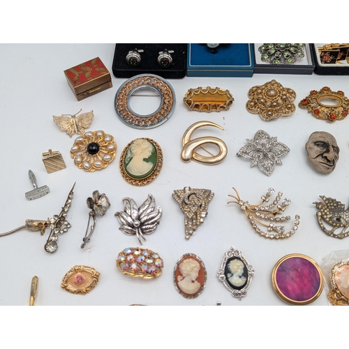 361 - Large Quantity Vintage Brooch's, Cufflinks, Cameos Etc