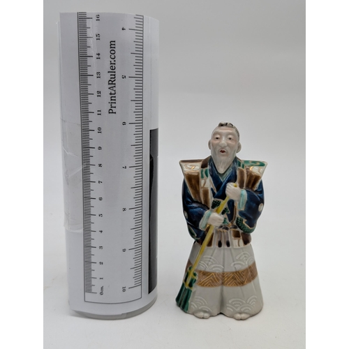 494 - Nice Quality Japanese Porcelain Statuette Elder Robed Figure / Kutani 14cm
