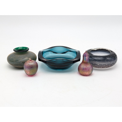 526 - Group (5) Art glass, Iridescent Apple / Pear Weight Plus Small Bubble form Dish and Blue Ashtray. Pl... 