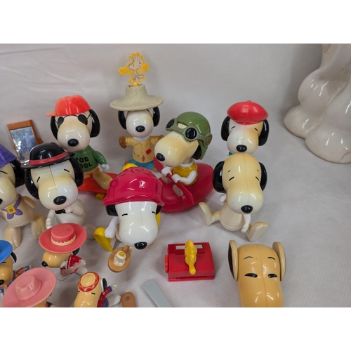 119 - Large Bundle Large Snoopy Mcdonalds Figures 6