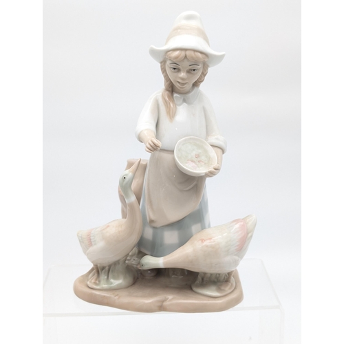 155 - Porceval Porcelain Figure Girl Feeding The Ducks - Spanish - 20x28cm Excellent Condition