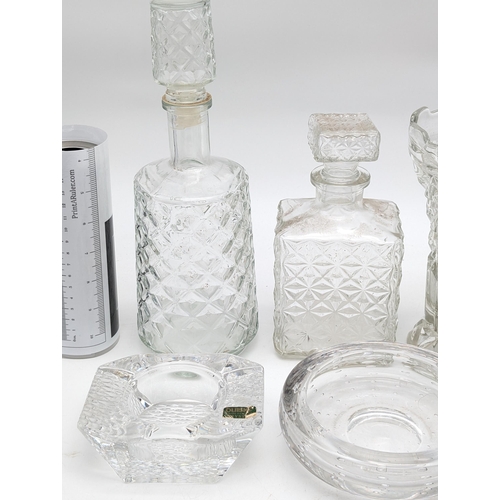 166 - Good Quantity Cut Glass / Crystal Decanters, Vases, Bowls Etc