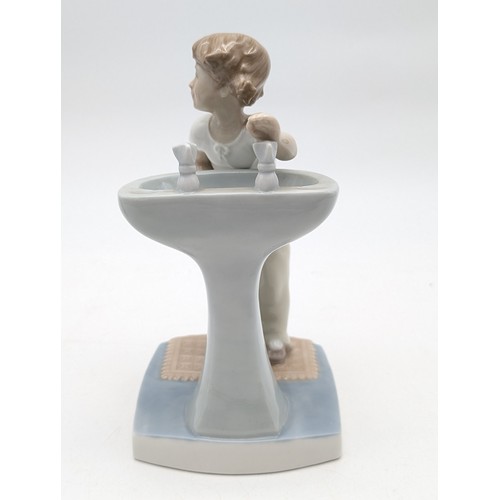 187 - Lladro 4838 ‘Clean-up time’ in Good condition