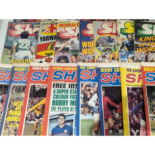 29 - Good Quantity Shoot Magazines, Mostly 70s/80s