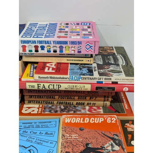 39 - Good Bundle FA Cup / World Cup Books Etc Including 58/62 Plus Many Others