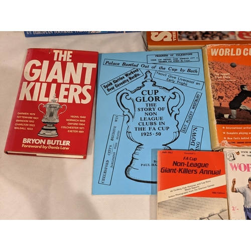 39 - Good Bundle FA Cup / World Cup Books Etc Including 58/62 Plus Many Others