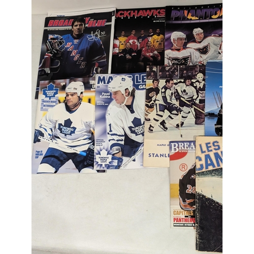 64 - US Hockey - Good Bundle Programmes Some Vintage