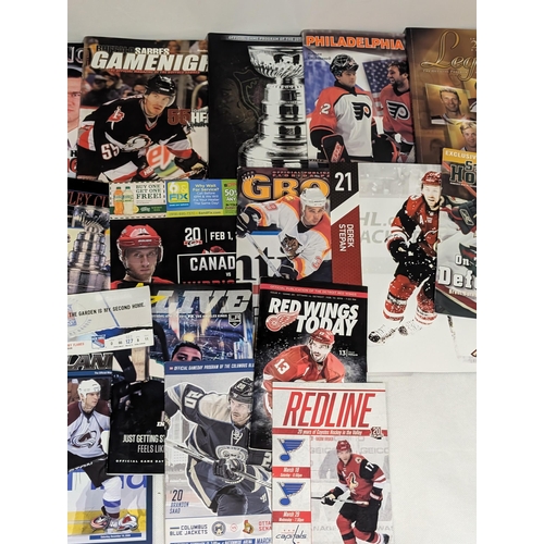 64 - US Hockey - Good Bundle Programmes Some Vintage