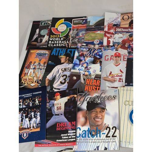 71 - American Baseball - Programmes Large Quantity