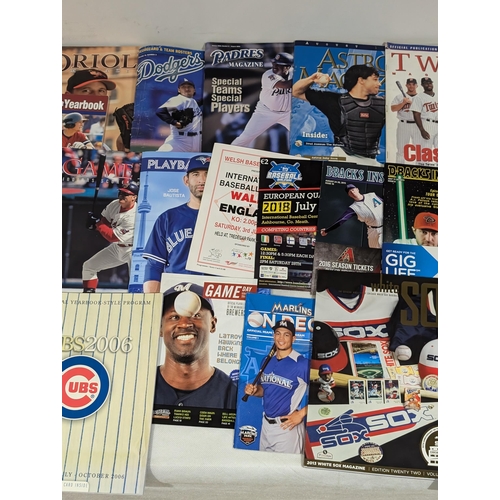 71 - American Baseball - Programmes Large Quantity