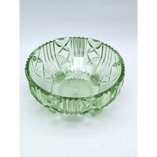 192 - Large Uranium Glass Footed Bowl Centrepiece 10