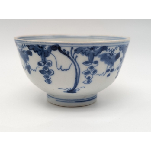 198 - Excellent Group of 4 Late Ming Chinaware. 1 Lidded Paste Pot, 2 Bowls and 1 Plate Chi - Long Dragon ... 