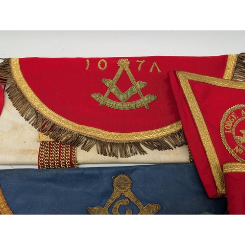 217 - Masonic Interest - Masonic Aprons x 3, Cuffs, Founders Jewel Etc From Lodge Al Itahad Along With Ste... 