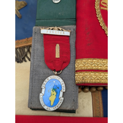 217 - Masonic Interest - Masonic Aprons x 3, Cuffs, Founders Jewel Etc From Lodge Al Itahad Along With Ste... 