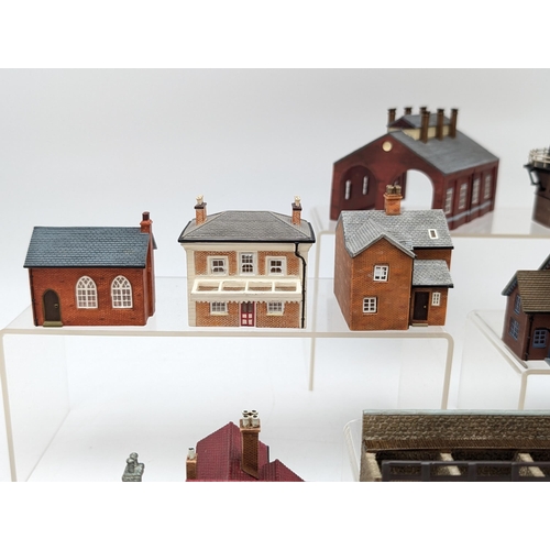 308 - Group (15) Excellent Hornby Lyddle End N Gauge Scenery / Buildings All In Excellent Condition Throug... 