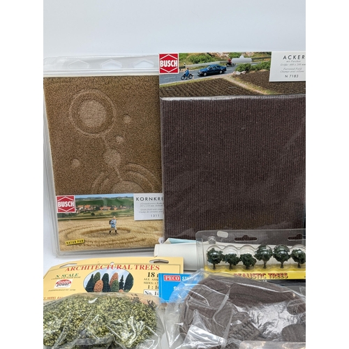 320 - Good Bundle Modelling Scenery - Including Crop Circle, Trees Etc