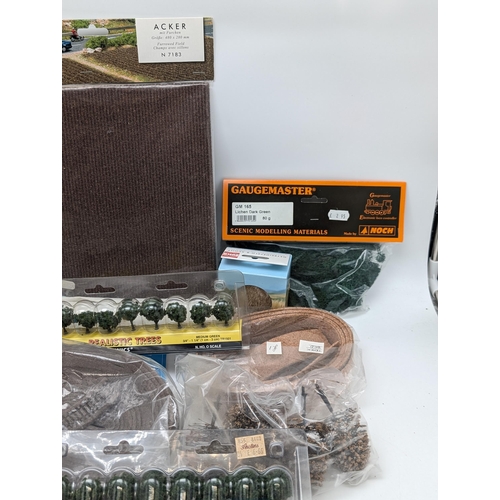 320 - Good Bundle Modelling Scenery - Including Crop Circle, Trees Etc