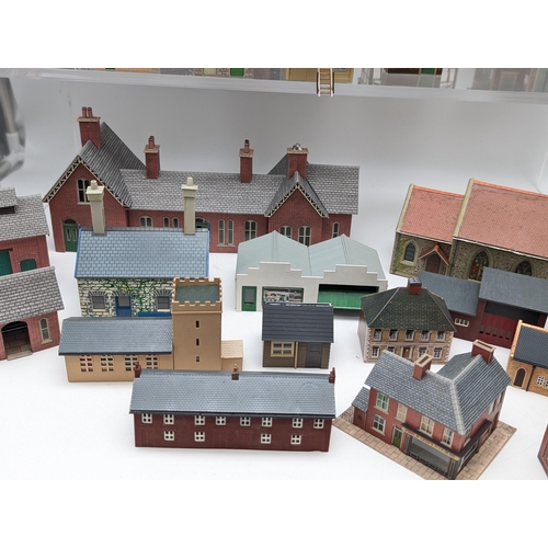 322 - Large Group Cardboard / Plastic Model Houses For Scenery / Modelling Etc - All Appears Good Conditio... 