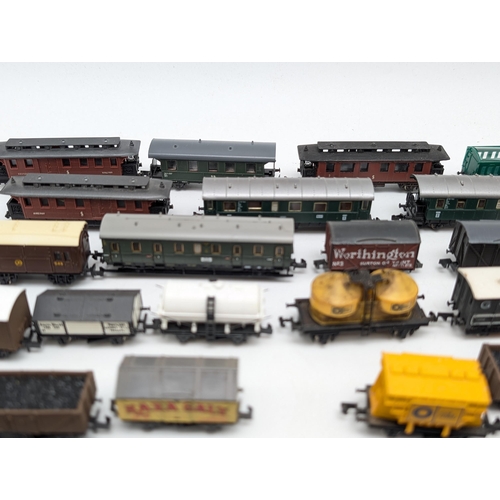 333 - Huge Bundle N Gauge Rolling Stocks, Wagons, Carriages Etc, Lima, Peco, Farish Etc - Most Good Condit... 