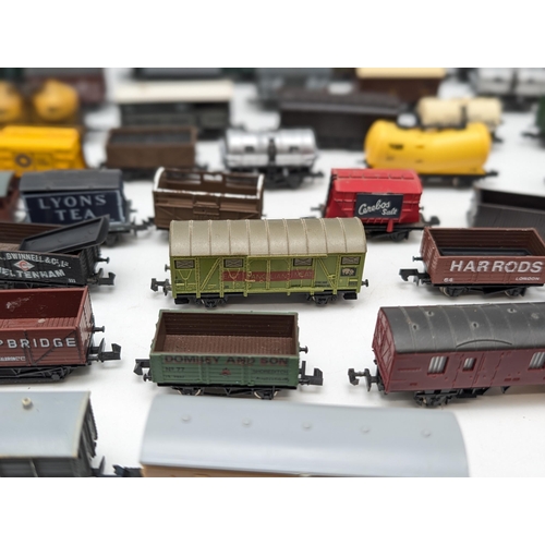 333 - Huge Bundle N Gauge Rolling Stocks, Wagons, Carriages Etc, Lima, Peco, Farish Etc - Most Good Condit... 