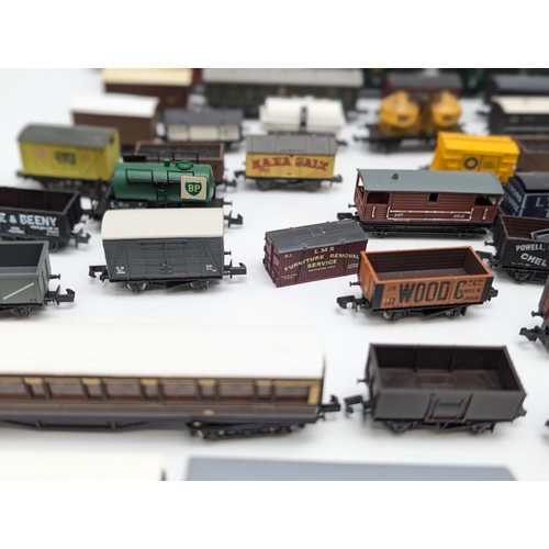 333 - Huge Bundle N Gauge Rolling Stocks, Wagons, Carriages Etc, Lima, Peco, Farish Etc - Most Good Condit... 