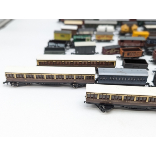 333 - Huge Bundle N Gauge Rolling Stocks, Wagons, Carriages Etc, Lima, Peco, Farish Etc - Most Good Condit... 