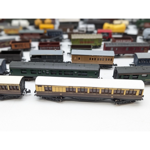 333 - Huge Bundle N Gauge Rolling Stocks, Wagons, Carriages Etc, Lima, Peco, Farish Etc - Most Good Condit... 