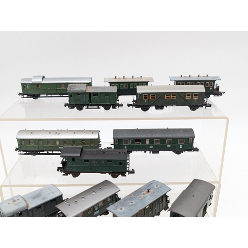 336 - Graham Farish, Lima Etc N Gauge Loose Bundle - Most Good Condition Including Breakdown Crane