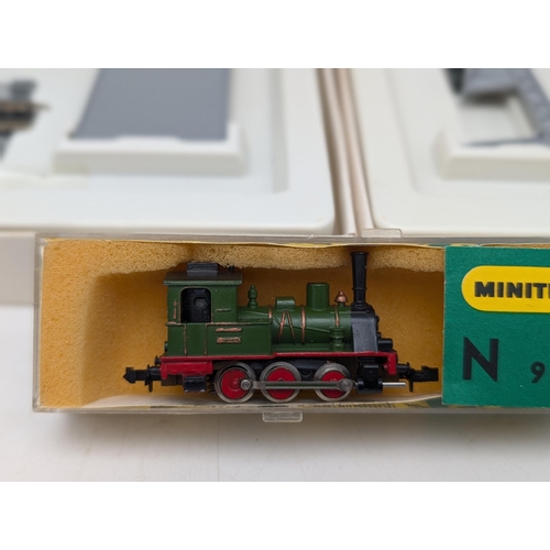 379 - Mintrix Narrow Gauge N, 3260 Kipploren Car Set x 2 Along With N Gauge Minitrix 2047 Steam Locomotive... 