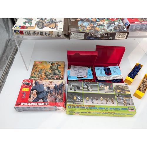 412 - Plastic Model Kits / Soldiers, Good Quantity Vintage. Appear All Complete To Include Vintage Airfix ... 