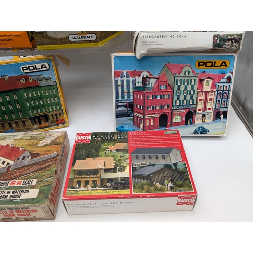 413 - Quantity (10) Plastic Model Kits - Pola, Airfix Etc, Railway Related Etc All Appear Complete Some Go... 