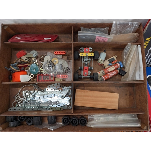 421 - Meccano Bundle (2) Vintage Elektrikit Looks Nearly Complete, Wooden Tray With Various Components Etc